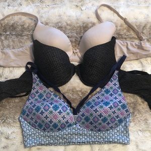 Lot of 3 Victoria’s Secret bras, great condition!
